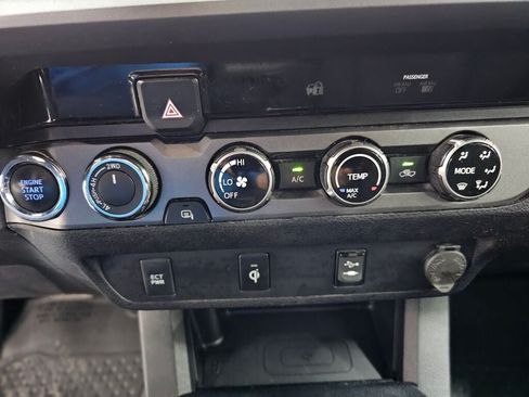 Used 2017 Toyota Tacoma TRD Sport w/ Tow Package (A/T) AWD/4WD image 20