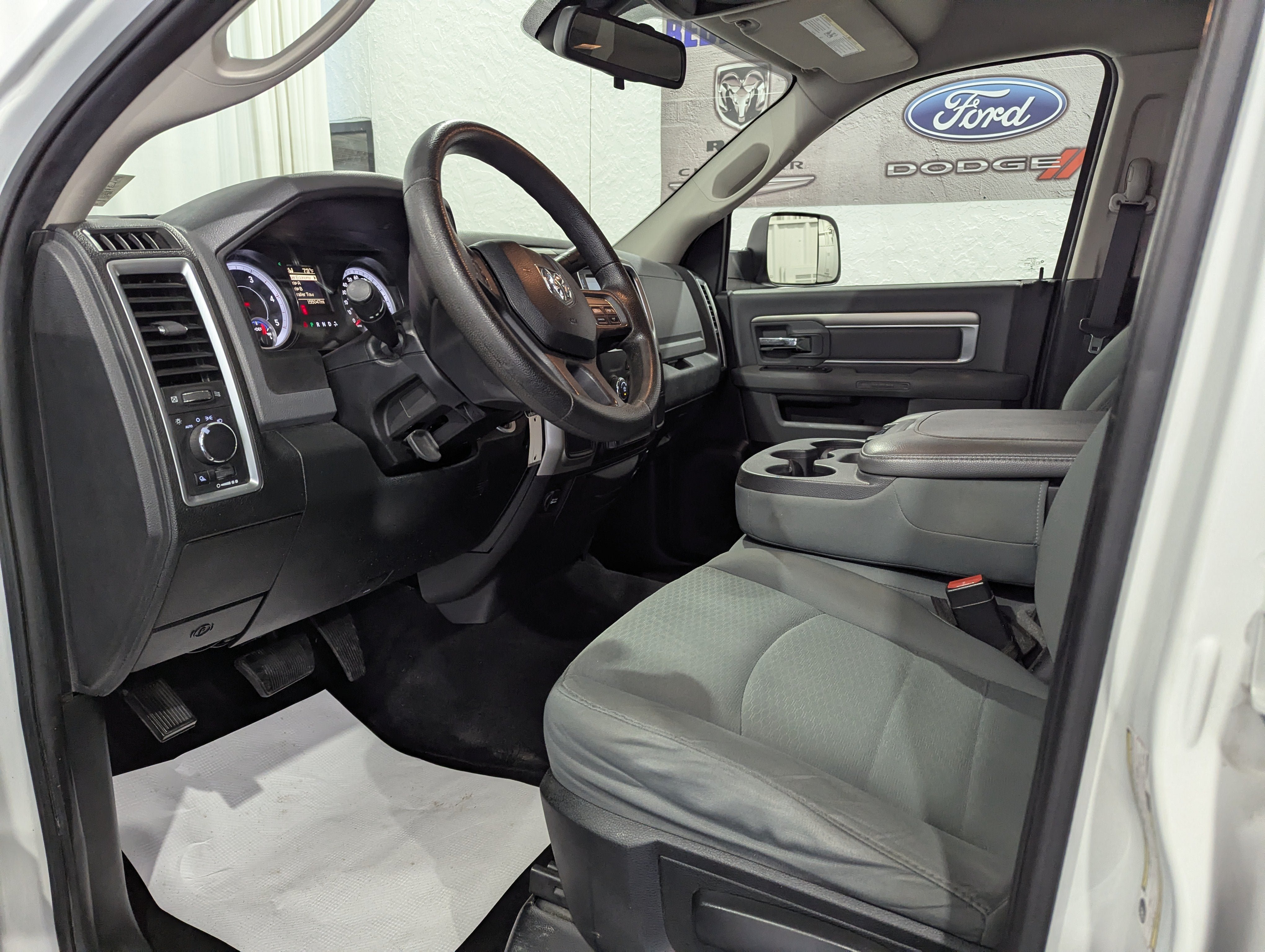 Used 2015 RAM 2500 SLT AWD/4WD image 16