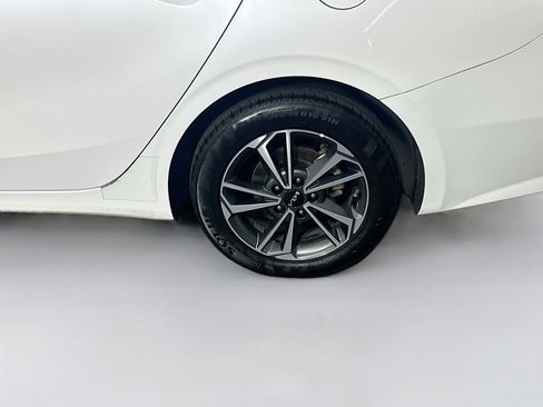 Used 2024 Kia Forte LXS FWD image 11