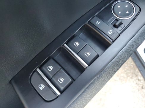 Used 2025 Kia Soul LX w/ LX Technology Package image 16