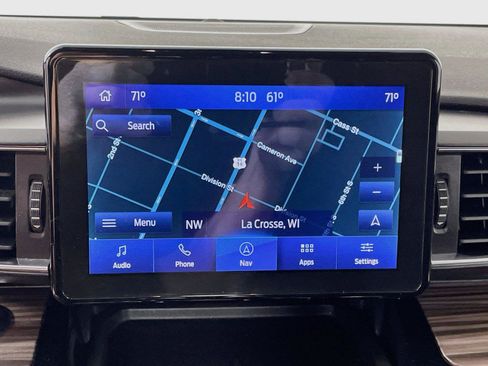 Used 2022 Ford Explorer Limited w/ Equipment Group 301A AWD/4WD image 20