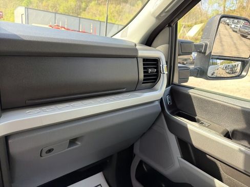 Used 2025 Ford F250 XLT AWD/4WD image 23