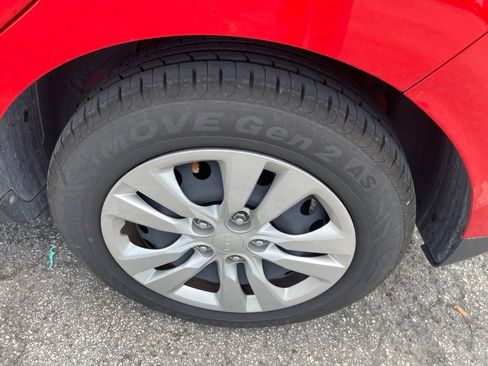 Used 2024 Kia Soul LX FWD image 10