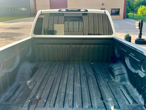Used 2019 Nissan Titan SV w/ SV Convenience Package RWD image 34