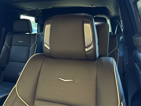 New 2026 Cadillac Escalade Luxury w/ LPO, Radiant Package AWD/4WD image 31