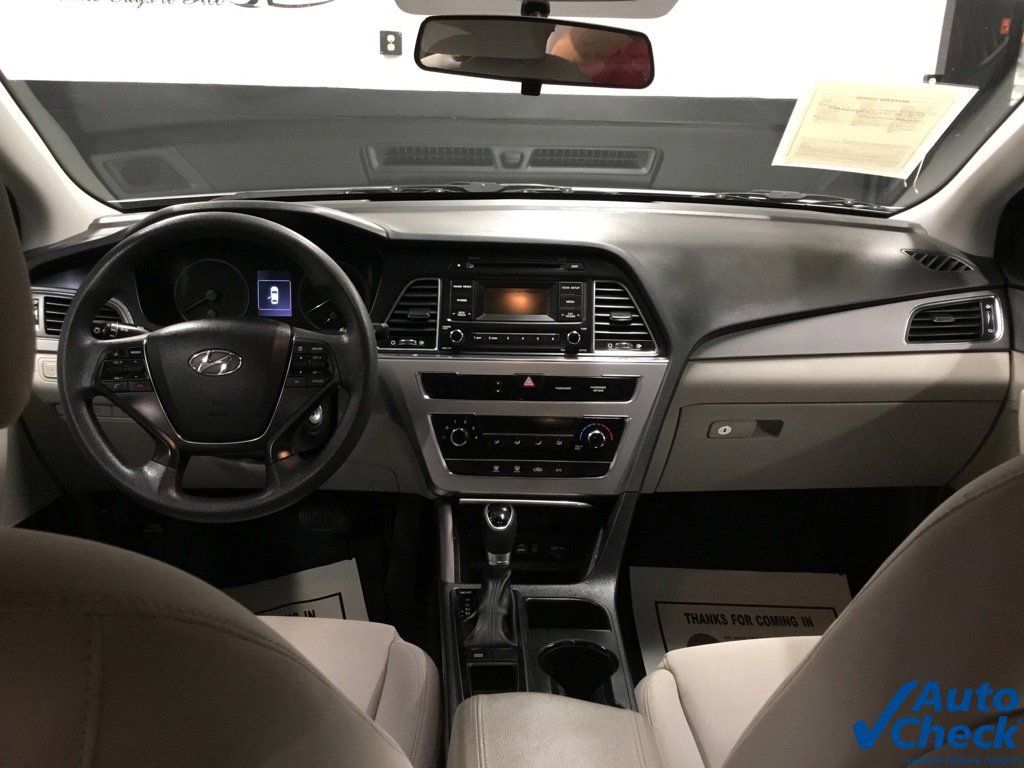 Used 2017 Hyundai Sonata SE FWD image 25