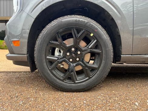 New 2025 Ford Maverick Lobo image 14