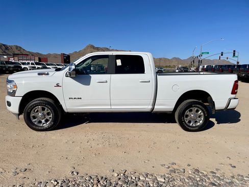Used 2024 RAM 2500 Laramie AWD/4WD image 2