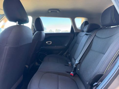 Used 2014 Kia Soul + FWD image 17