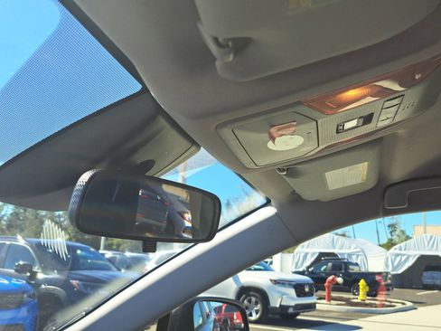 Used 2019 Toyota RAV4 LE image 18