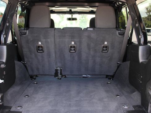 Used 2021 Jeep Wrangler Unlimited Rubicon AWD/4WD image 7