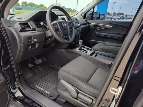 Used 2019 Honda Ridgeline Sport image 2