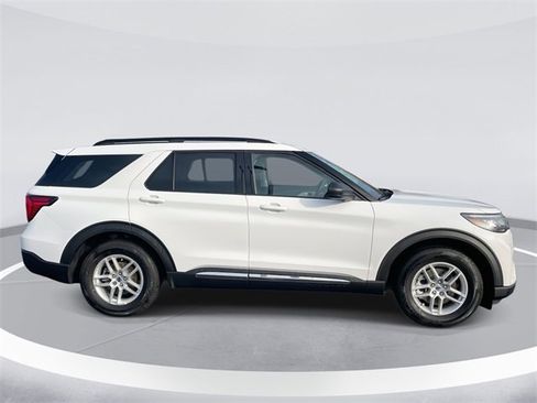 Certified 2025 Ford Explorer Active image 4