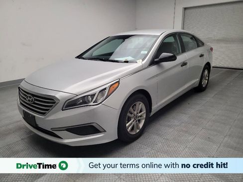 Used 2016 Hyundai Sonata SE image 1