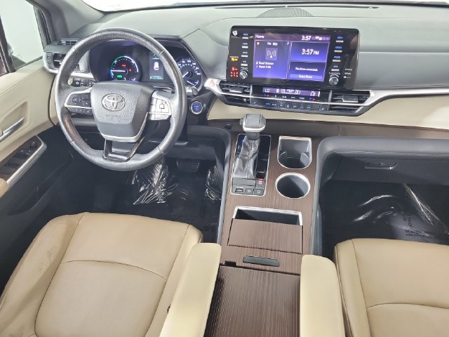 Used 2021 Toyota Sienna XLE FWD image 15