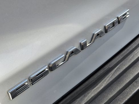 Used 2016 Cadillac Escalade Premium AWD/4WD image 15