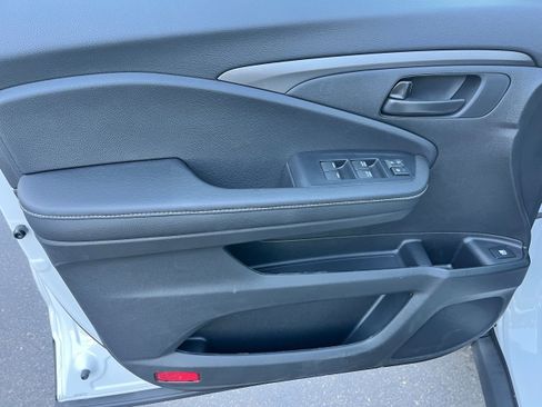 New 2025 Honda Ridgeline Sport image 9