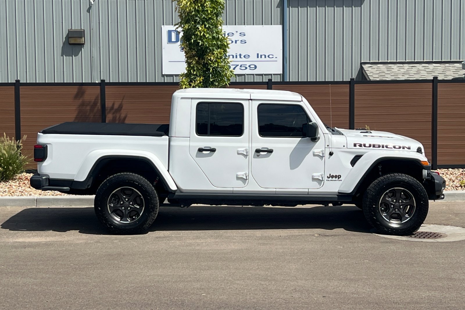 Used 2021 Jeep Gladiator Rubicon AWD/4WD image 3