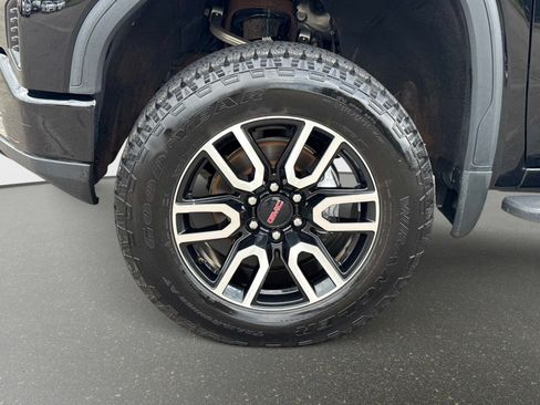 Used 2023 GMC Sierra 1500 AT4 w/ AT4 Premium Package AWD/4WD image 12
