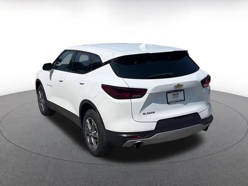 Used 2025 Chevrolet Blazer LT FWD image 9