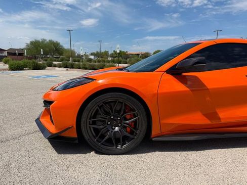 Used 2024 Chevrolet Corvette Z06 w/ Z07 Performance Package image 11