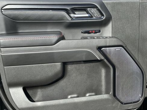 Used 2025 GMC Sierra 1500 AT4X image 23