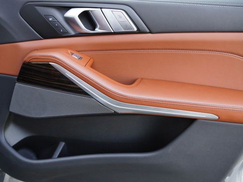 Used 2026 BMW X7 xDrive40i image 31