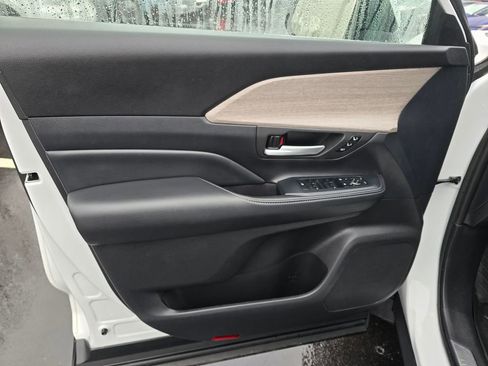 Used 2024 Toyota Grand Highlander Platinum image 17