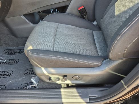 Certified 2026 Nissan Rogue SV FWD image 22