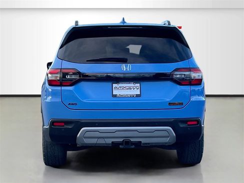 Used 2025 Honda Pilot TrailSport image 6