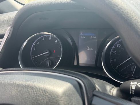 Used 2020 Toyota Camry LE FWD image 12