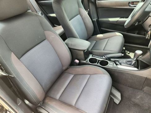 Used 2018 Toyota Corolla LE image 10