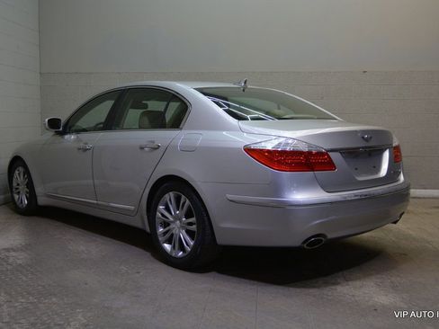 Used 2010 Hyundai Genesis 4.6 RWD image 3