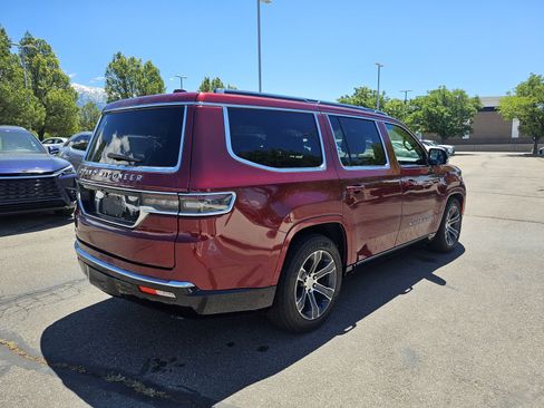 Used 2023 Jeep Grand Wagoneer 4WD w/ Flexible Seating Group image 5