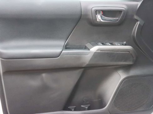 Used 2023 Toyota Tacoma TRD Off-Road image 19