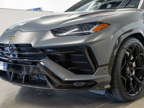Used 2023 Lamborghini Urus Performante AWD/4WD image 35