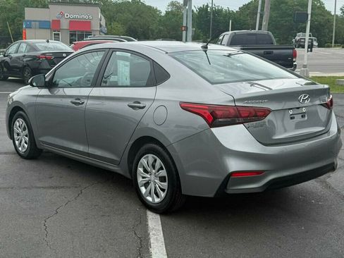 Used 2021 Hyundai Accent SE FWD image 12