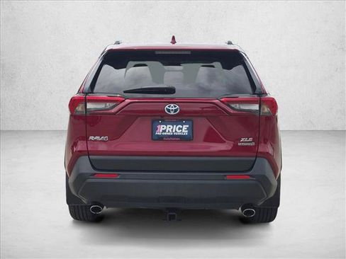 Used 2022 Toyota RAV4 XLE Premium AWD/4WD image 6