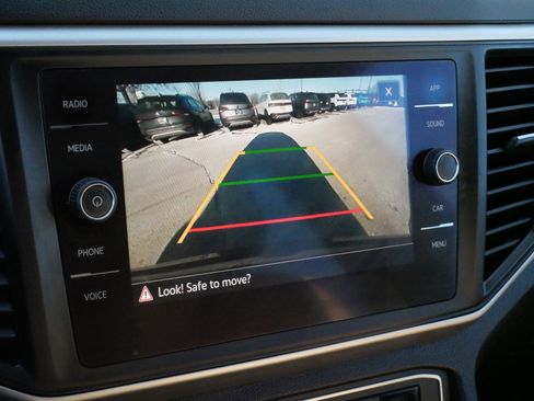 Certified 2021 Volkswagen Atlas Cross Sport SE w/ Panoramic Sunroof Package image 28