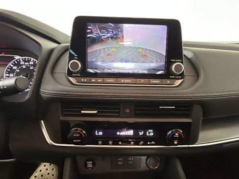 Certified 2026 Nissan Rogue SV AWD/4WD image 24