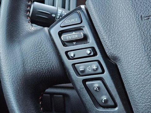 Used 2022 Nissan Titan PRO-4X w/ Pro-4x Convenience Package AWD/4WD image 23