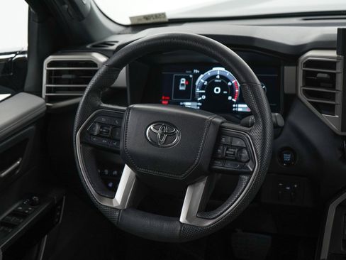 Used 2025 Toyota Tundra Limited AWD/4WD image 16