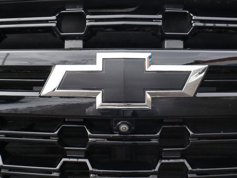 Used 2023 Chevrolet Suburban Z71 w/ Luxury Package image 8