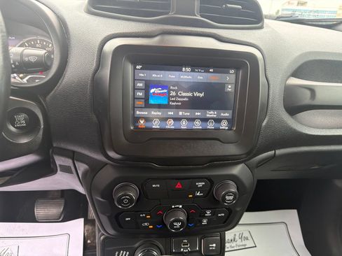 Used 2021 Jeep Renegade Latitude w/ Convenience Group AWD/4WD image 14