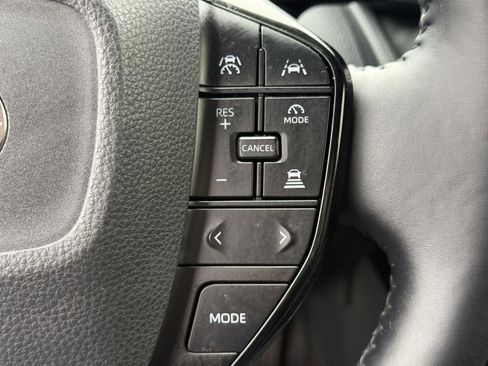 Used 2023 Toyota Prius XLE FWD image 19