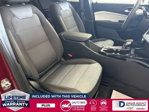 Used 2025 Chevrolet Trax LT FWD image 26