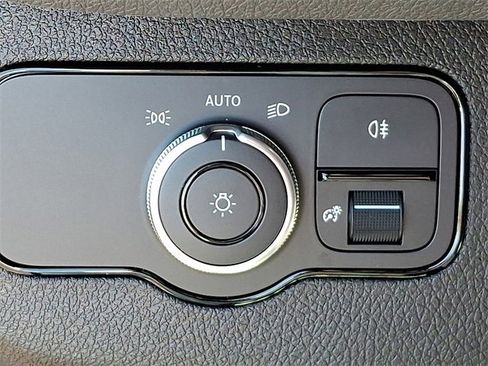 Used 2025 Mercedes-Benz Sprinter 2500 image 21