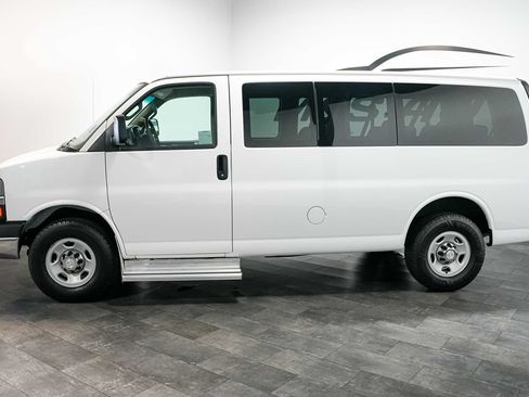 Used 2016 Chevrolet Express 3500 LT w/ LT Preferred Equipment Group RWD image 3