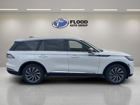 New 2026 Lincoln Aviator AWD image 4