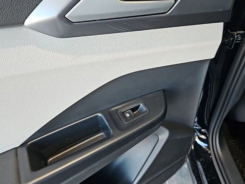 New 2026 Volkswagen Taos SEL AWD/4WD image 21